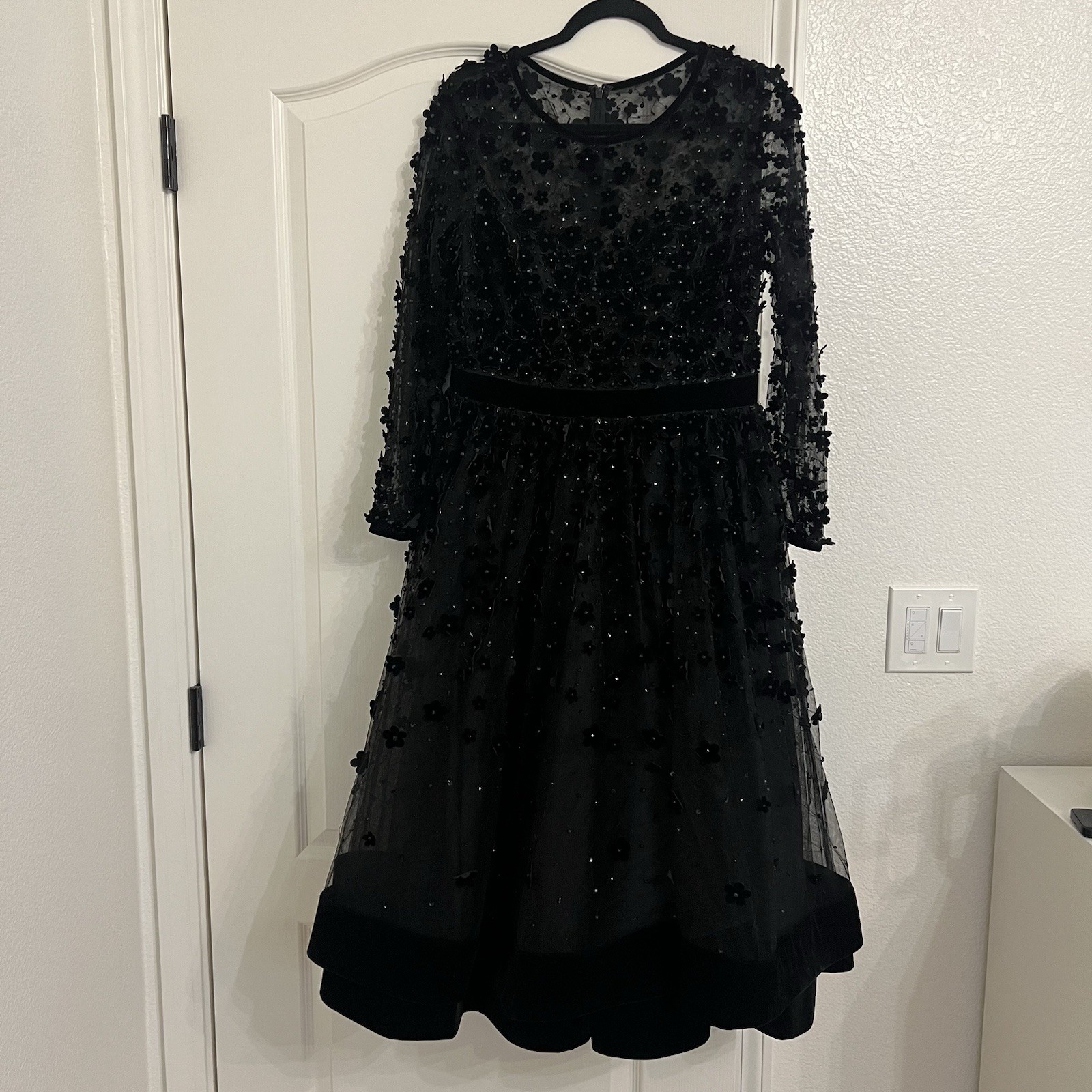 Mac Duggal Black Beaded Floral Tulle A-Line Dress Long Sleeve Sz 12 67007D