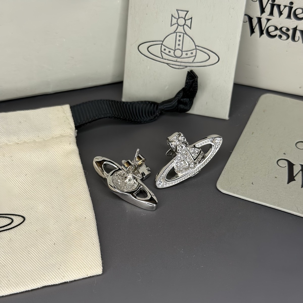 アクセサリー PALACE VIVIENNE WESTWOOD EARRINGS SILVER s-l1200.jpg