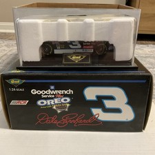 2001 Dale Earnhardt GM Goodwrench Oreo Revell 1:24 scale car