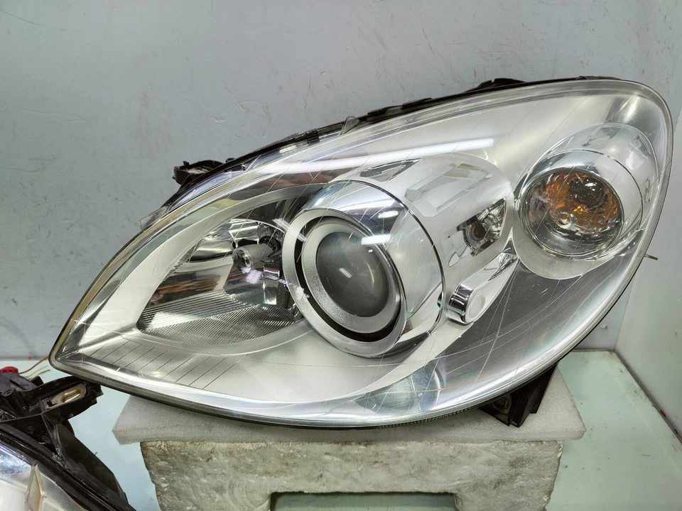 Luces delanteras XENON HID OEM MERCEDES-BENZ W245 B170 CLASE B 2005-2008 Foto 4 de 4