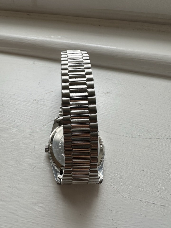 Vintage Citizen Men's 37mm 2500 Blue Face Watch Good Condition Needs