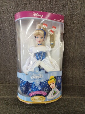 Disney Princess Snowflake CINDERELLA Porcelain Keepsake Doll 2004 Damaged Box