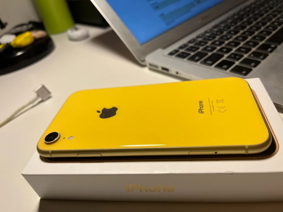 Iphone XR 64gb Giallo Ottime condizioni Senza cavo di ricarica lightning - Immagine 2 di 4