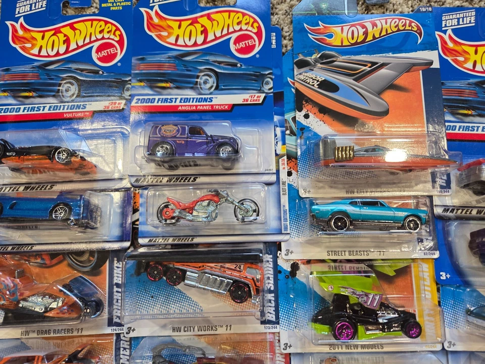 Hot Wheels - Mystery Lot of 25 Brand New Cars and Trucks from 1990s to Present - Image 4 of 4