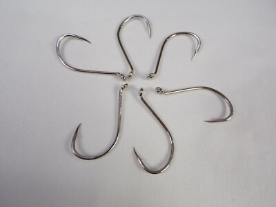 A Dozen GAMAKATSU 6/0 Octopus Hooks Lot of Twelve Needle Point Barbed Ringed