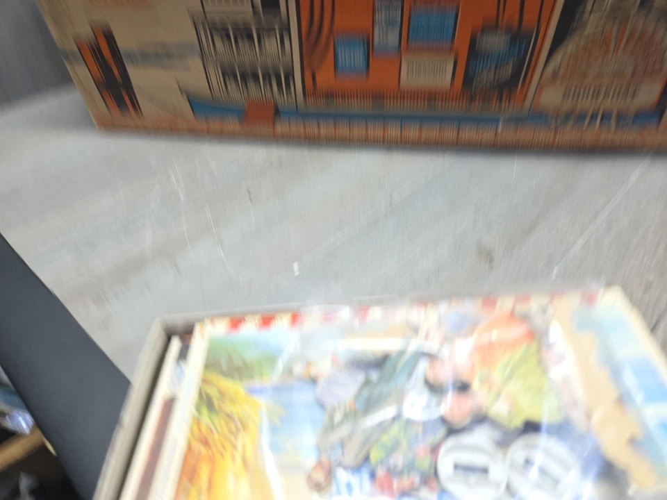 Vintage 1962 Remco Showboat Theater  Playset Toy with Original Scenes & Box - Image 2 of 4