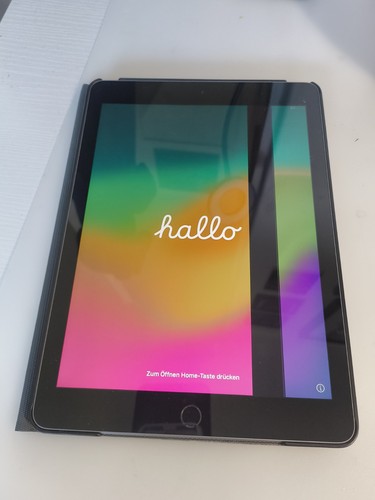 Apple iPad 6th Gen. MR7F2B/A 32GB Wi-Fi 9.7in. - Space Grey Damage to Screen - Picture 2 of 5