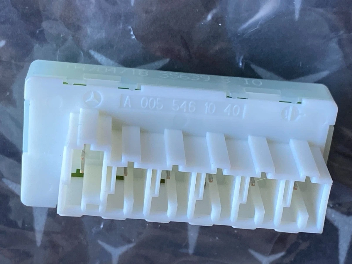 Mercedes Benz OEM C W204 Power Distributor Block A0055461040 | eBay 