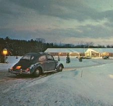 Mountaineer Motor Inn at Mt Mansfield, Stowe, VT - VW Bug 1960s VTG Postcard UNP