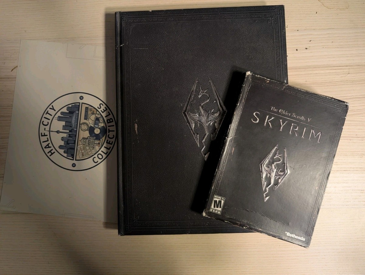 The Elder Scrolls V: Skyrim (PS3, 2011) Collectors edition w/ Map 