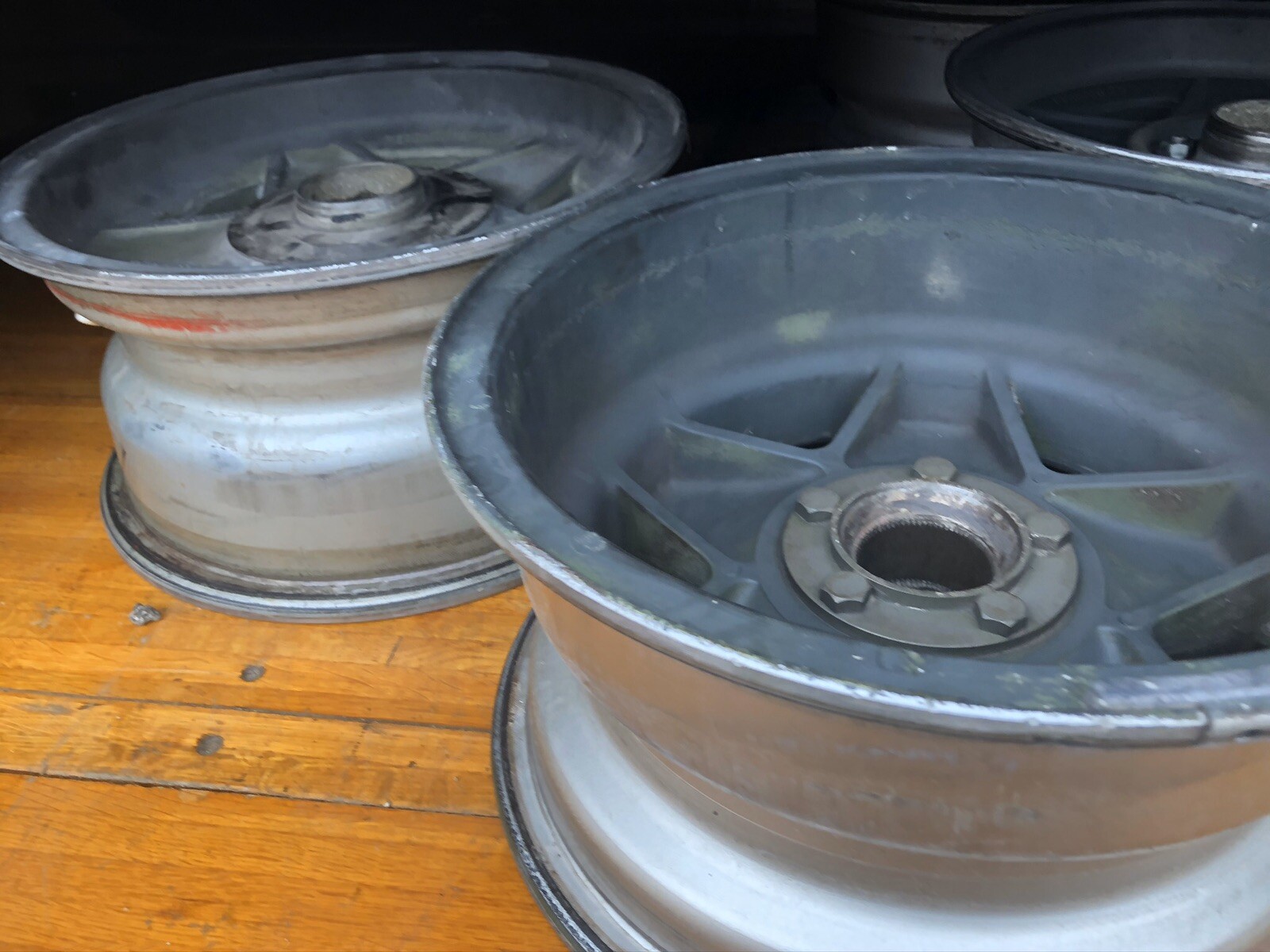 Cromodora cast alloy wheel 7.5x15 in.  Ferrari 365 Daytona 365 GTC/4 365 GT 2+2