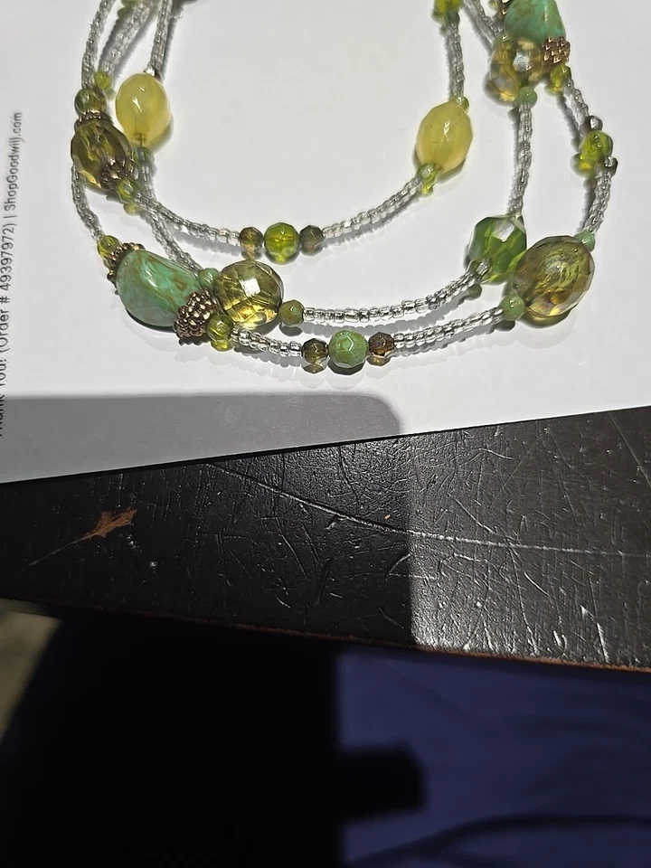 Collar de cuentas de cristal verde Cookie Lee Foto 2 de 4