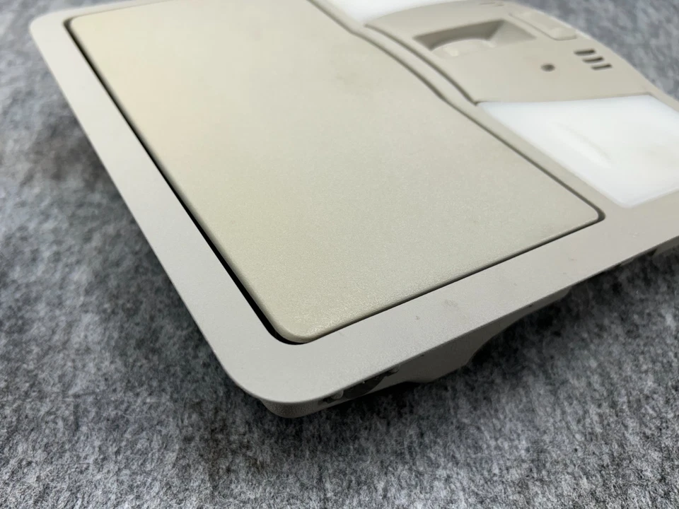 INTERRUPTOR TECHO CORREDIZO LUZ CÚPULA DELANTERA NISSAN ARMADA PLATINUM 17-18 OEM 150K Foto 2 de 4