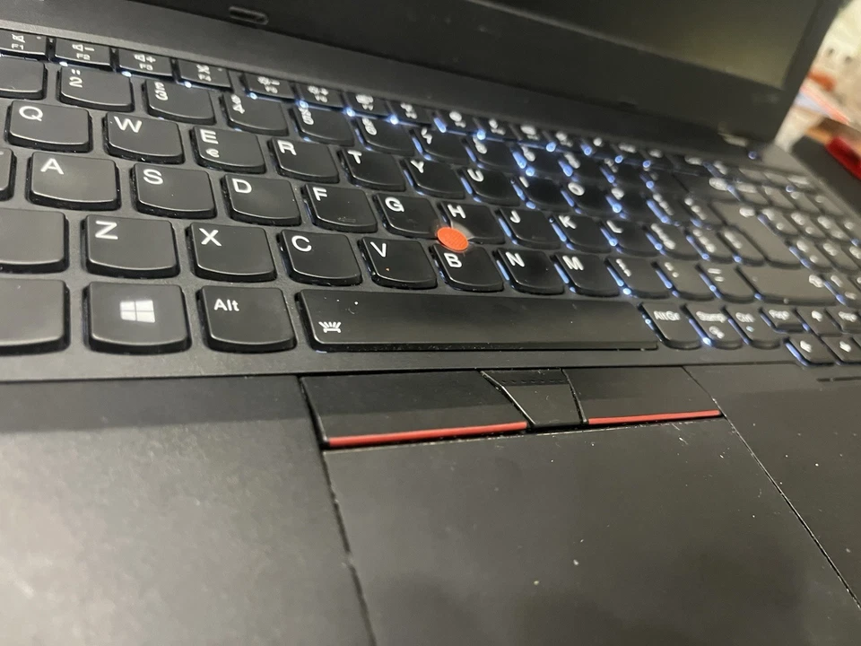 Lenovo ThinkPad L590 15,6" (1000GBSSD, Intel Core i5-83xxU, 1,6GHz, 16GB RAM) - Immagine 3 di 4