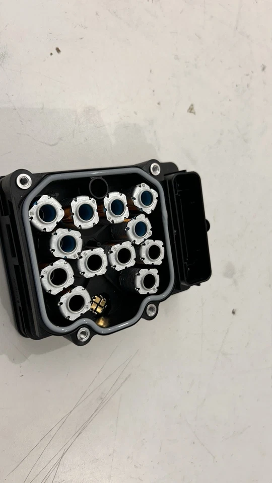 84256781 Módulo de control electrónico de frenos AC Delco para Chevy Chevrolet Tahoe GMC Foto 3 de 4