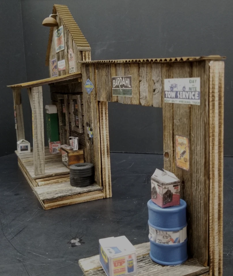 FULL SERVICE GARAGE, WEATHERED, HAND CRAFTED, DIORAMA DISPLAY, NEW, 1:18 SCALE - Image 4 of 4