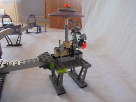 LEGO Life on Mars 7317 Aero Tube Hangar w/Minifigs & Manual - COMPLETE