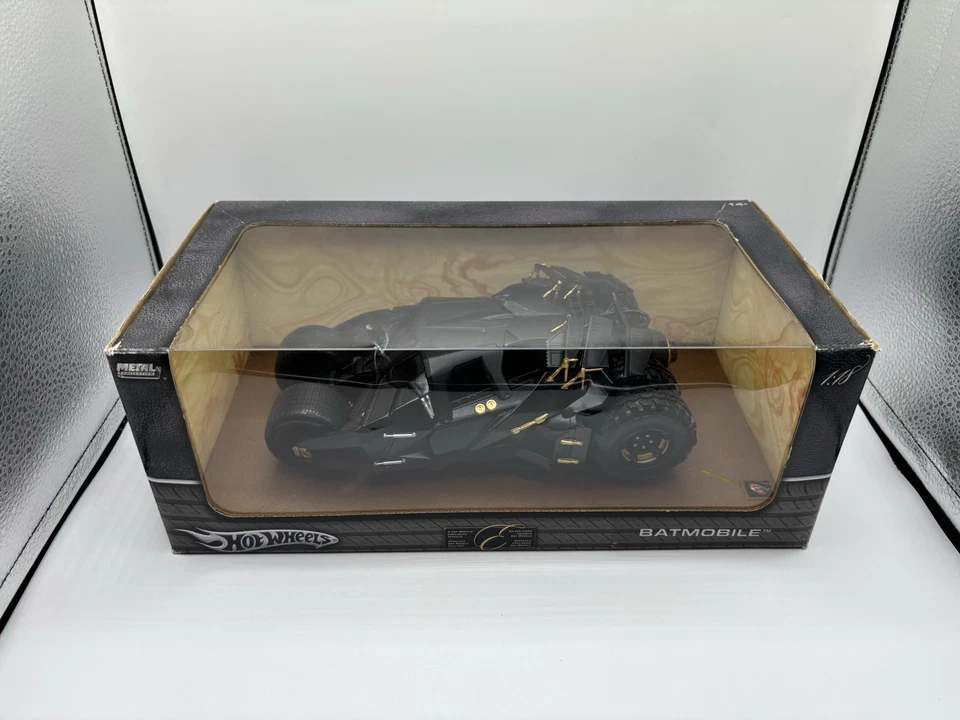 1/18 Batman Dark Knight Batmobile Tumbler - Hotwheels 1:18 - Immagine 2 di 4