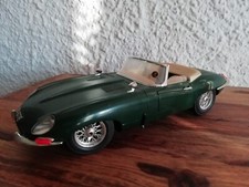 Modellauto  1 : 18   Jaguar E-Type Cabrio Series 1 Baujahr 1961 dunkelgrün  