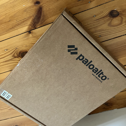 Palo Alto Networks PA-220 Enterprise Firewall Security Appliance NEW BOX SEALED - 第 1/2 張圖片