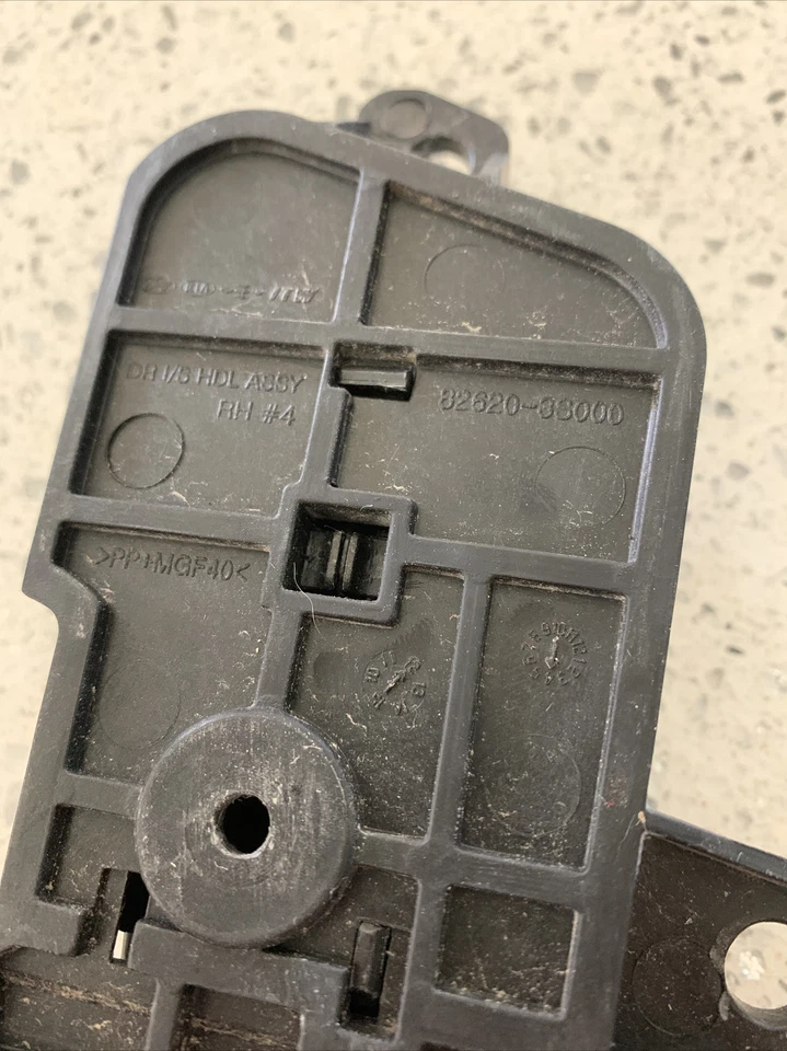 Manija de puerta delantera interior paso derecho Hyundai Sonata 2011 2014 82620 3S000 OEM Foto 4 de 4