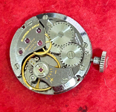 Vintage Hamilton 680  Mechanical Wristwatch Movement  for parts (P21)