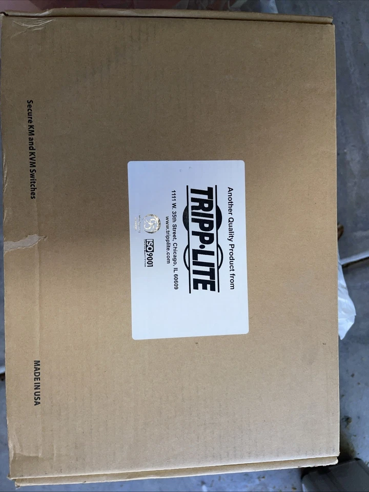 Tripp Lite B002-DV2A4 KVM Switch 4-Port DisplayPort Dual Monitor - Image 2 of 4