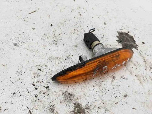 BMW 3 Touring E46 Kotflügelblinker vorne rechts 69113685 2.00 Diesel 31758288