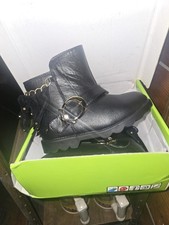 Brand New Girls Boots Size 12 Cat  Jack Black Boots