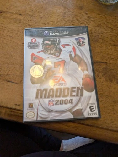 Electronic Arts Madden NFL 2004 Nintendo GameCube 2003 E NTSC-U/C Sports