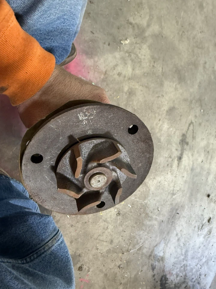 Bomba de agua Nos Massey Ferguson 35 F-40 Hi-40 F-35 55-64. 830514m91 y 830691m91 Foto 4 de 4