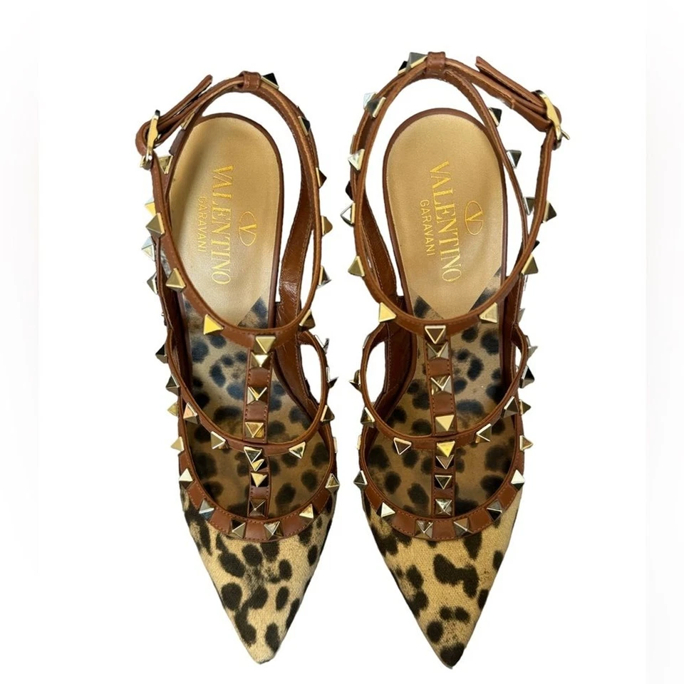 Valentino Gold Rockstud Accent Animal Print T-Strap Pumps Size: 8.5 | IT 38.5 - Image 2 of 4