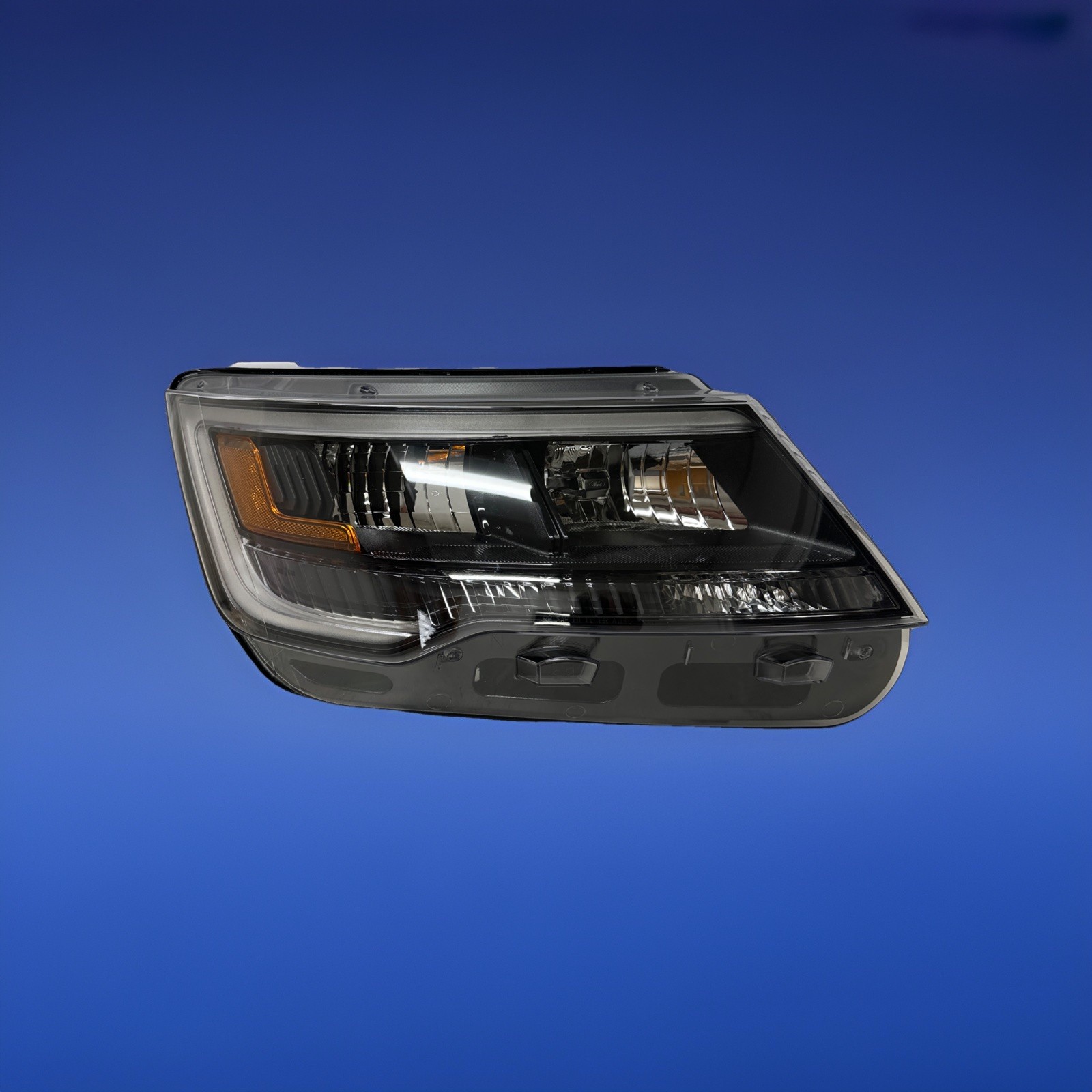 NEW Genuine OEM  Ford Explorer 2016-2018 Passenger Side Headlight FB5Z-13008-AE