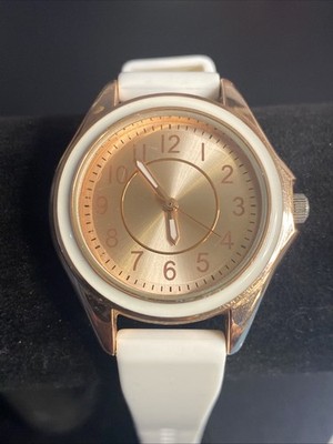 Women's Fashion Watch Analog White Tone Silicone Band New Battery