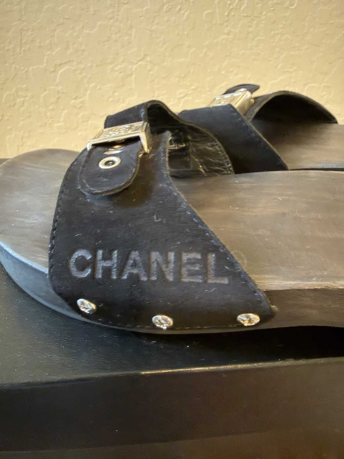 CHANEL Black Suede Clogs Interlocking CC, Size 8 - image 3