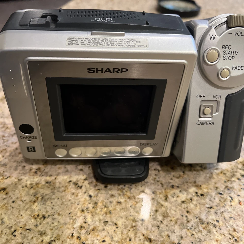 Sharp Hi 8 (VL-AH151U) Viewcam Camcorder  No Cords - Image 4 of 4