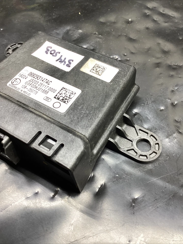 2017 2018 2019 2020 chrysler pacifica telematics module 068293147AC - Imagen 4 de 4