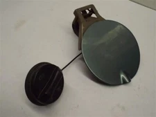 G6        2009 Fuel Filler Door 213096