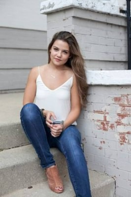 BEAUTIFUL DANIELLE CAMPBELL  8X10 PHOTO