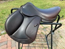 17" Voltaire Essential Saddle 2021