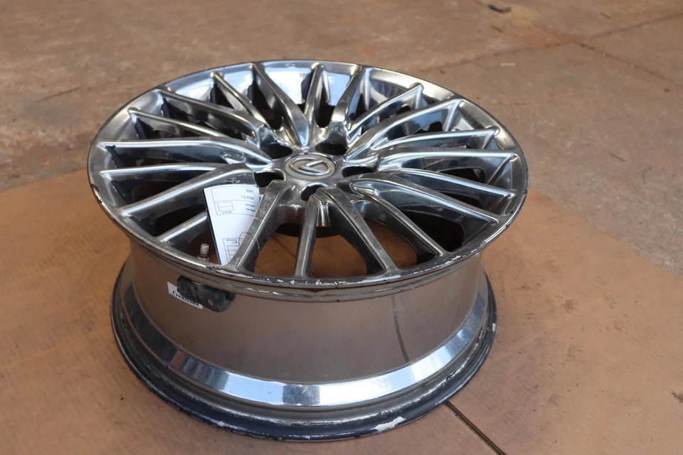 Llanta Lexus LS460 2010-2012 R19 19x8 20 radios aleación OEM Foto 2 de 4