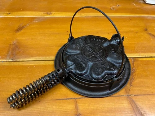 griswold heart n star cast iron waffle maker 18