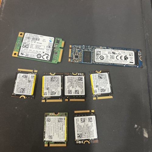 WD PM991 MZ-9LQ256A 256 GB NVMe 30mm Solid State Drive LOT Of (8)
