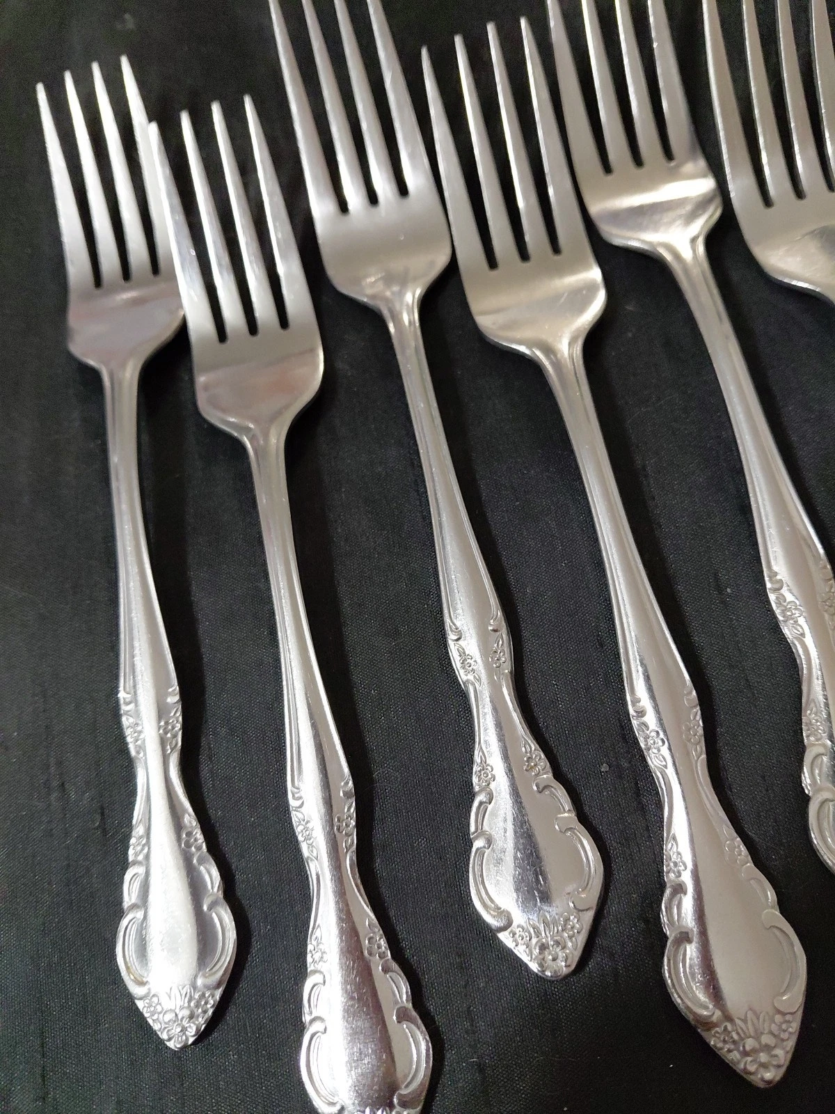 Estia Cascade Stainless Flatware