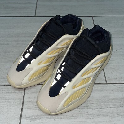 Size adidas Yeezy 700 V3 Safflower