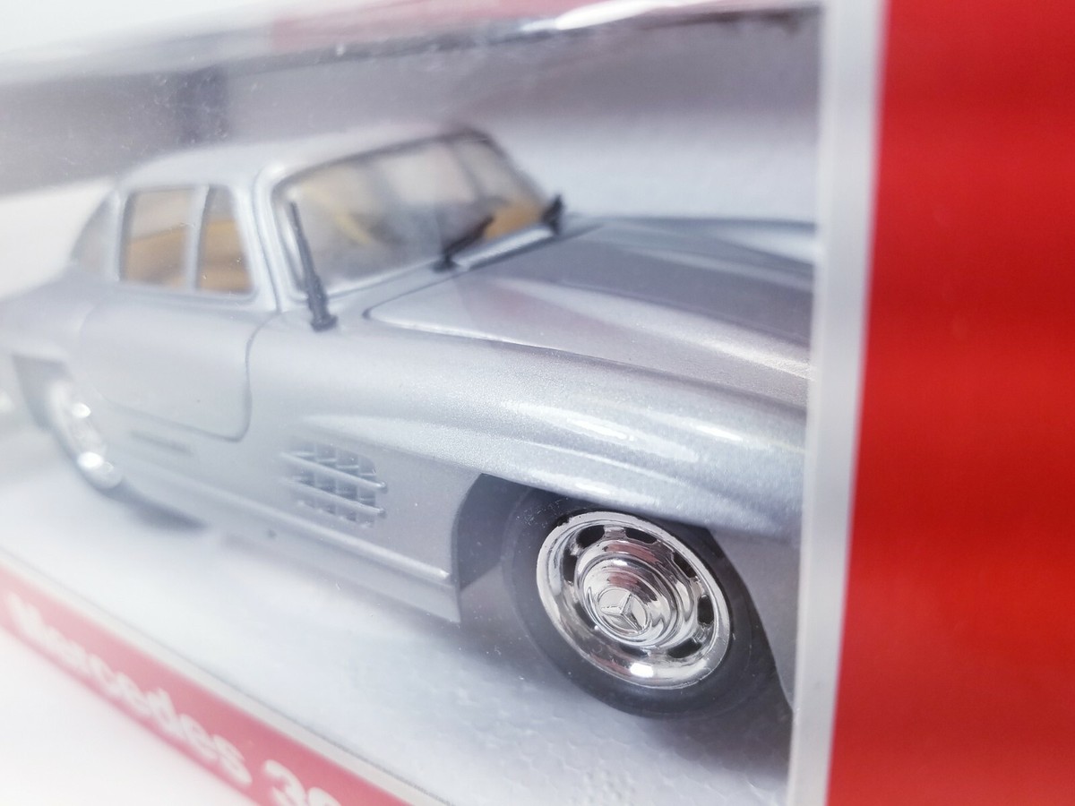 Revell 1:24 Mercedes 300 SL NIB #8602 (SILVER) | eBay