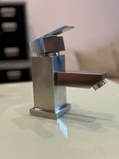 Modern Design Stainless Steel Mono Bath Filler Tap + 2 Connector Hoses HIY310