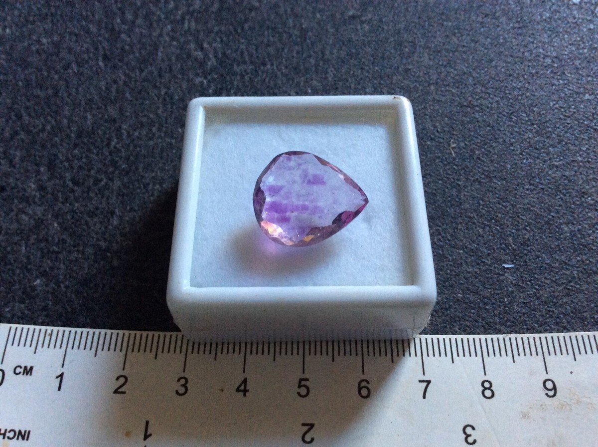 Fluorite Brute Naturelle Du Brésil – 25,7 Carats – Pièce Unique – Neuf Sans Emballage