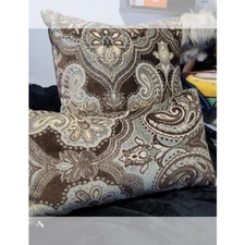 Lot of 2 Luxury Victorian Style Decorative Pillows Bedding/Decor