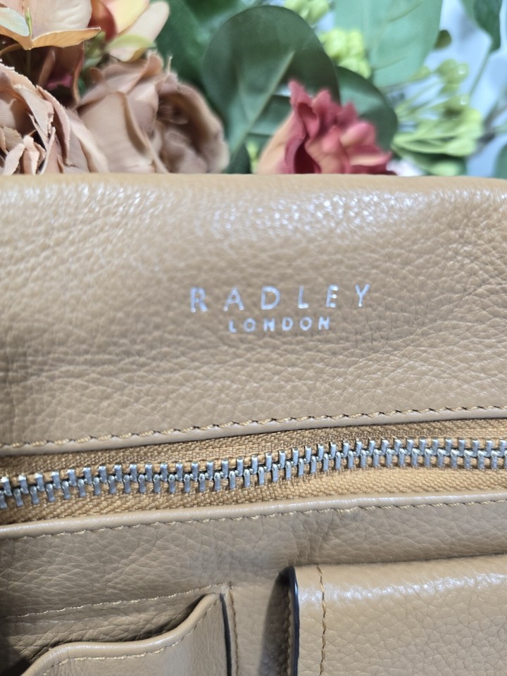 Radley London 🐕 " Wilton Way " Tan Leather Medium Crossbody Shoulder